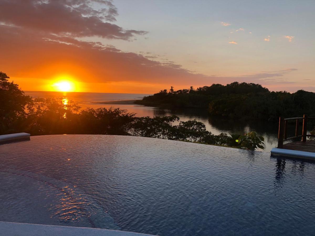 Casa Caletas Boutique Hotel Puerto Coyote エクステリア 写真