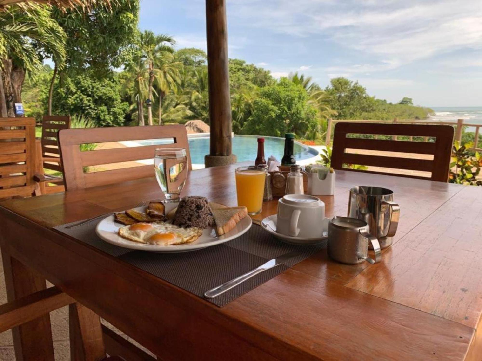 Casa Caletas Boutique Hotel Puerto Coyote エクステリア 写真