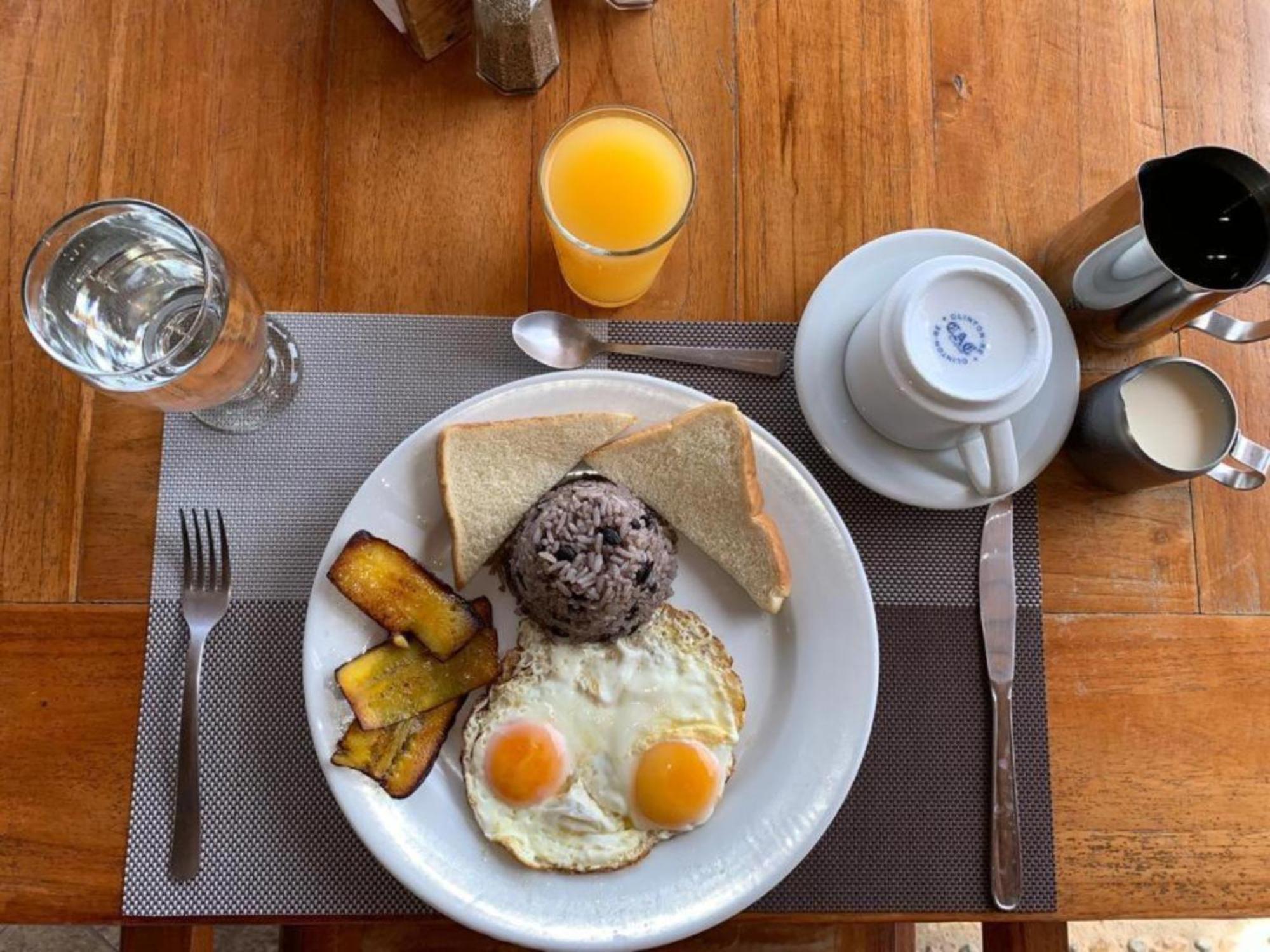 Casa Caletas Boutique Hotel Puerto Coyote エクステリア 写真